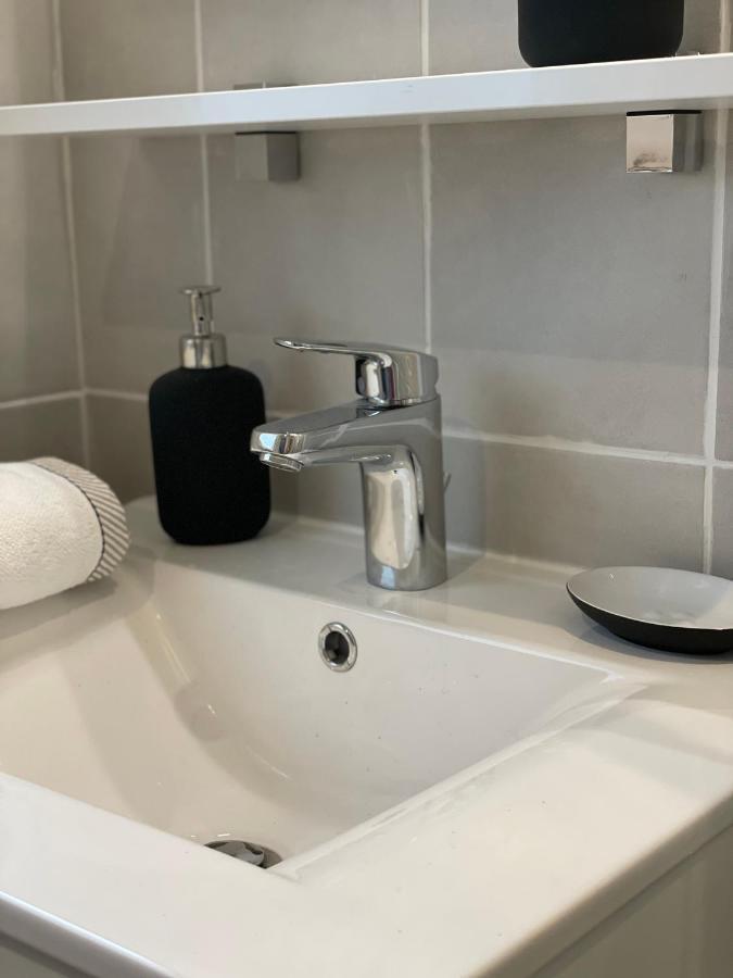 Bel T3 Au 1er Etage Avec Cour Interieure Au Rdc - Marie