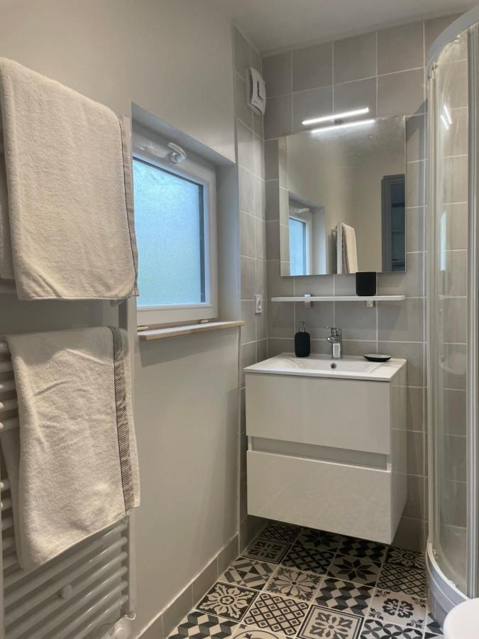 Bel T3 Au 1er Etage Avec Cour Interieure Au Rdc - Marie